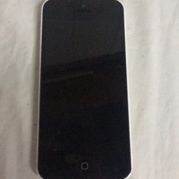 iPhone 5c and other parts to free one usb charger - Picture 3 of 8